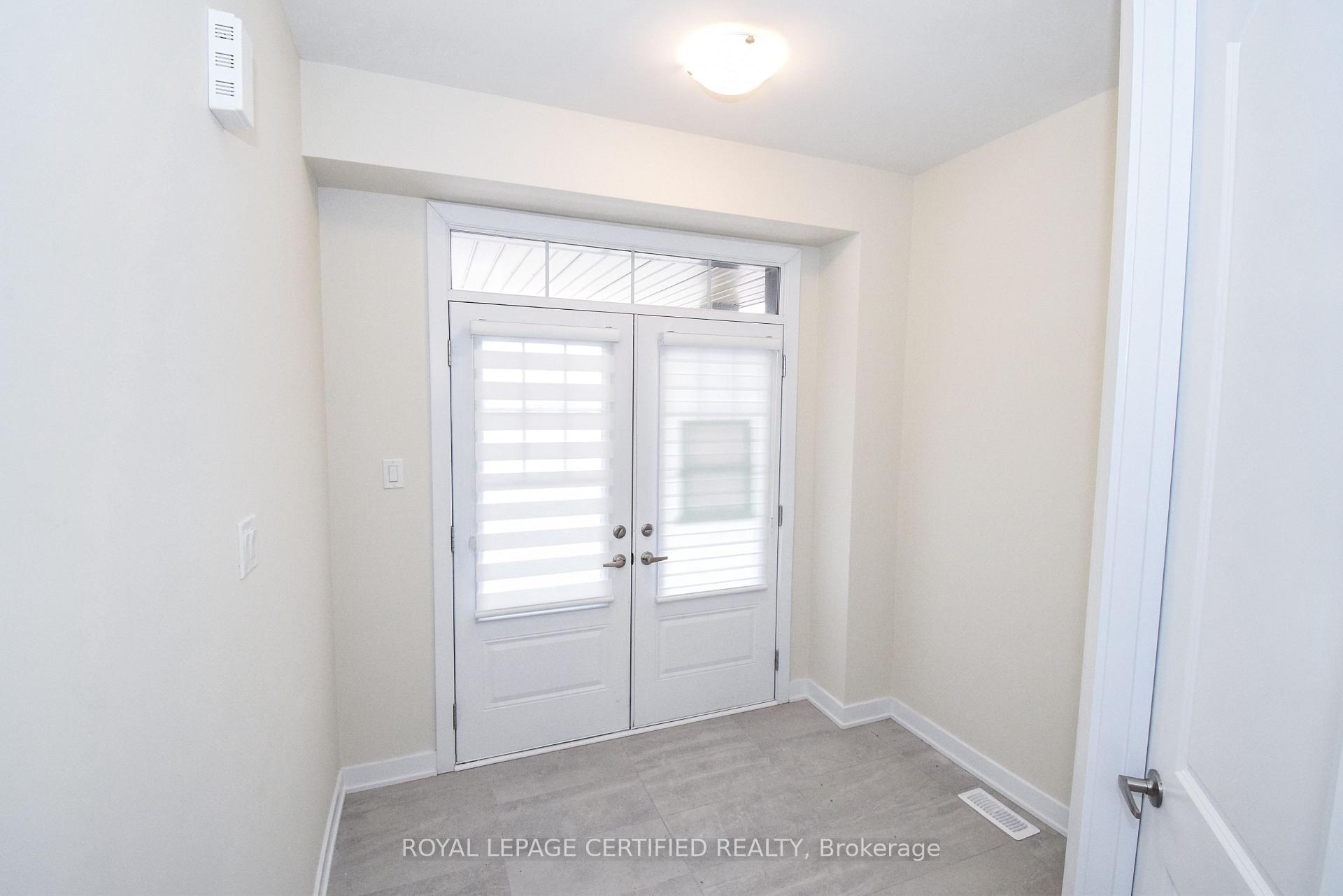 Photo 3 of 22 stern Drive E, Welland, Dain City — HOMEH