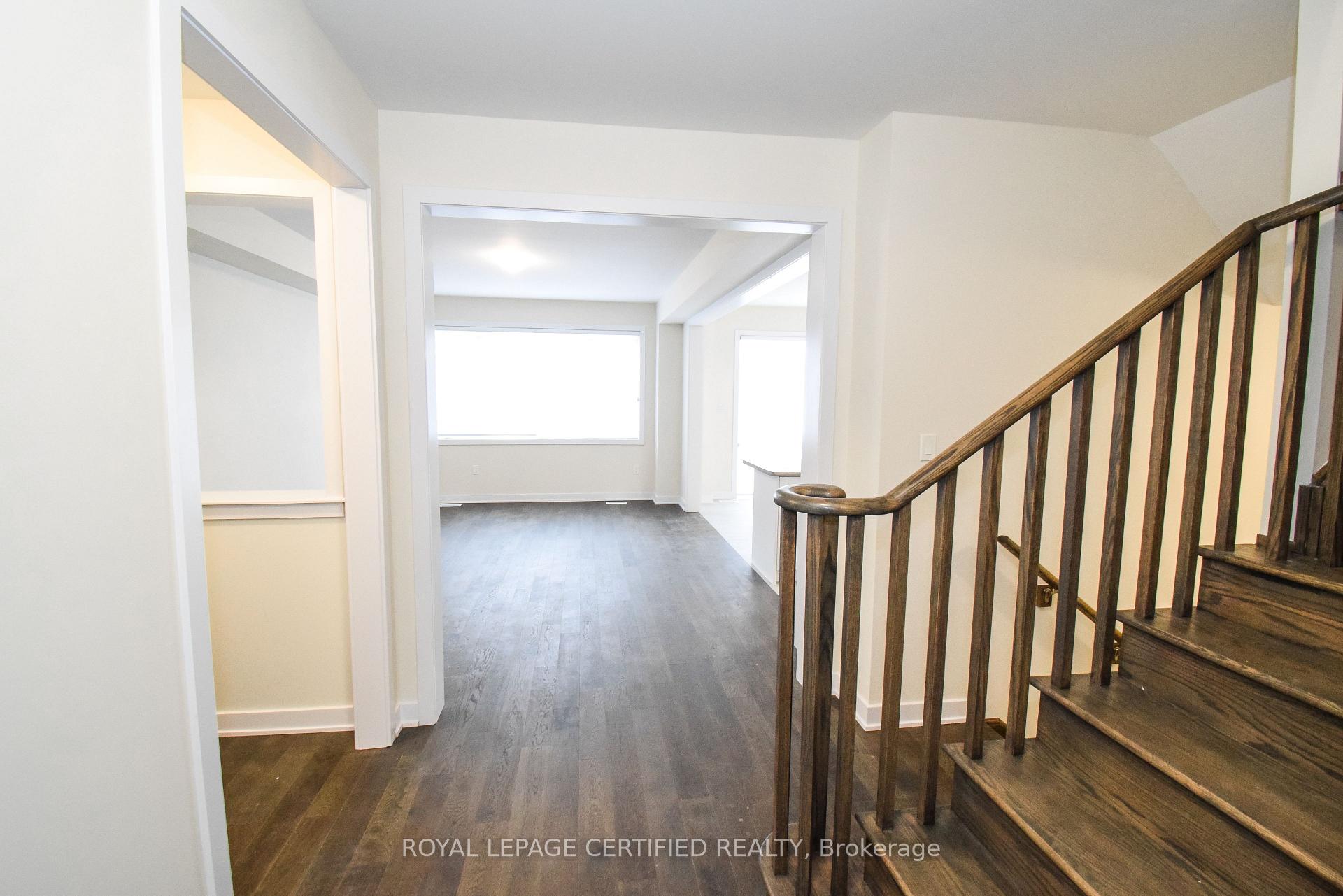 Photo 4 of 22 stern Drive E, Welland, Dain City — HOMEH