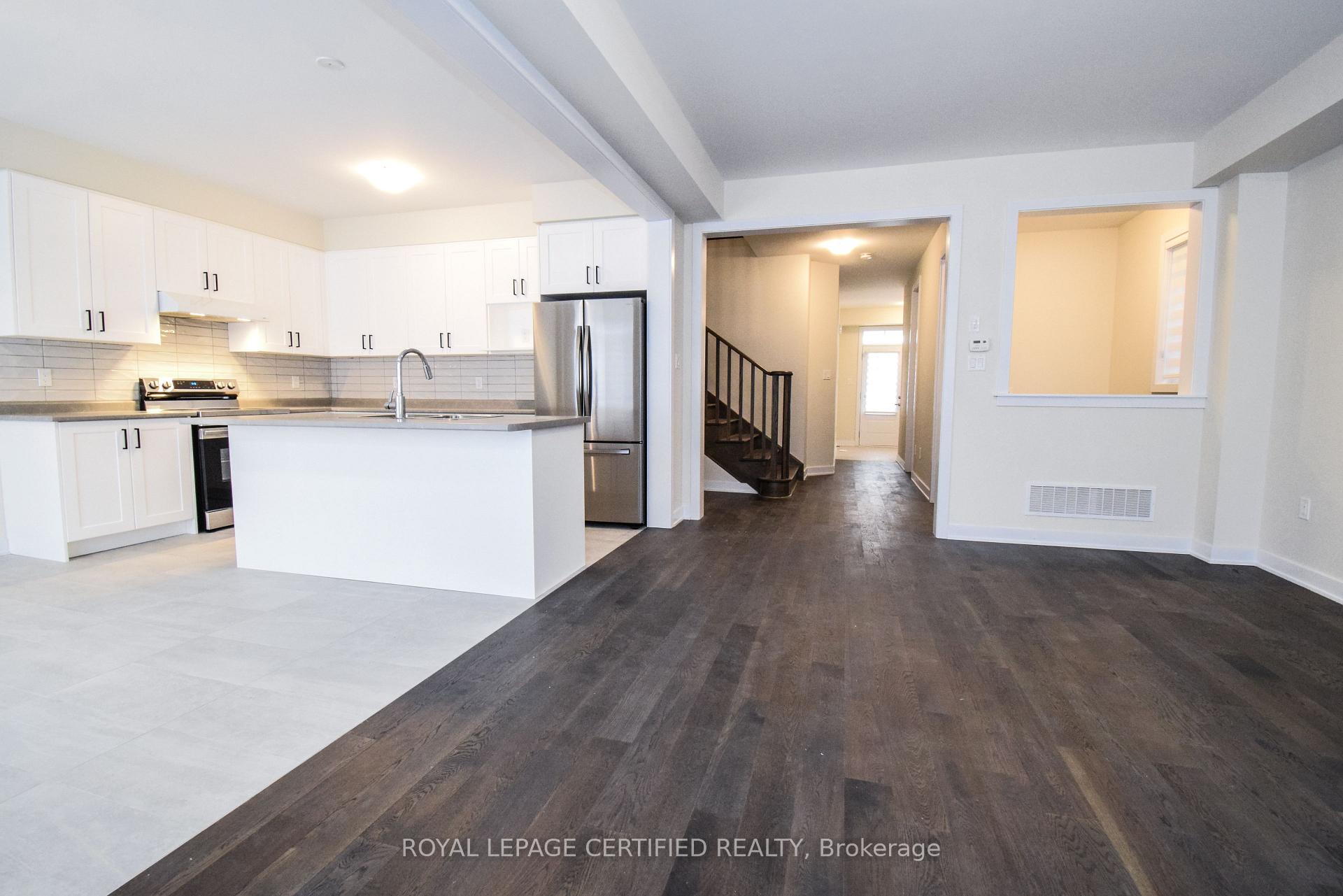 Photo 11 of 22 stern Drive E, Welland, Dain City — HOMEH