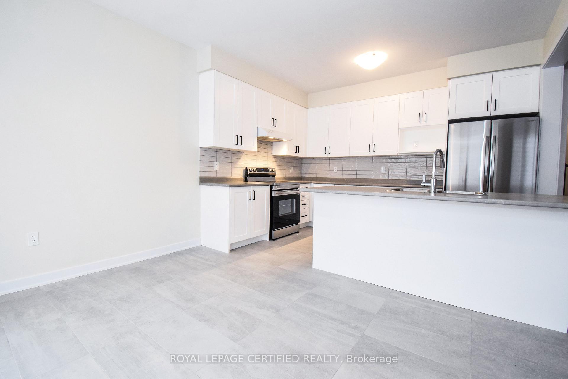 Photo 14 of 22 stern Drive E, Welland, Dain City — HOMEH