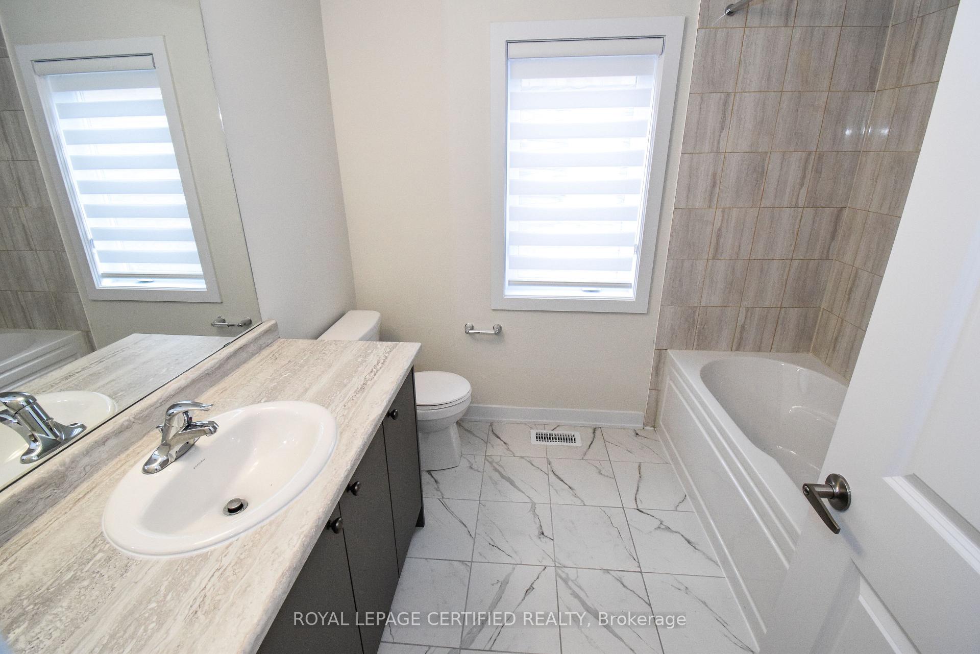 Photo 35 of 22 stern Drive E, Welland, Dain City — HOMEH