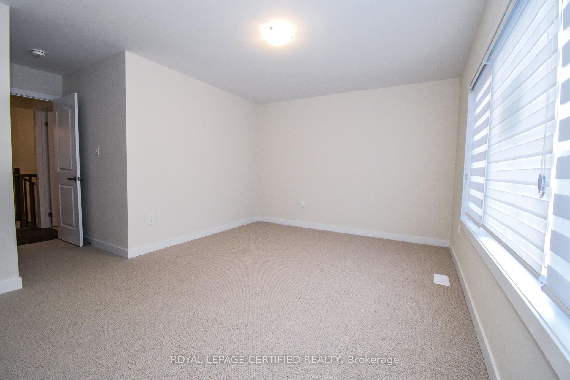 Photo 42 of 22 stern Drive E, Welland, Dain City — HOMEH