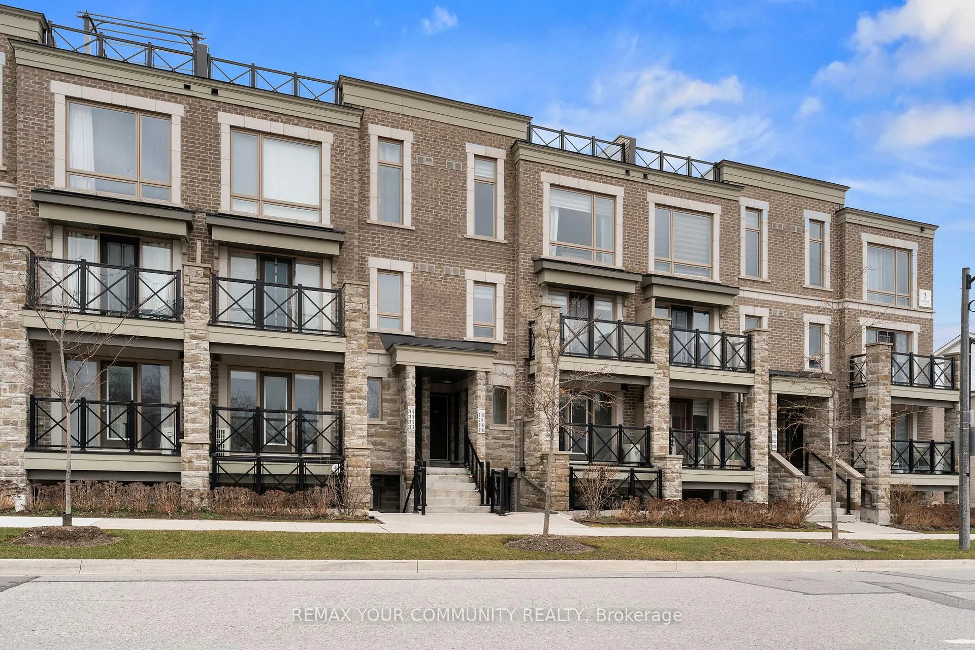 Front of Unit 2112, 2 Westmeath Lane