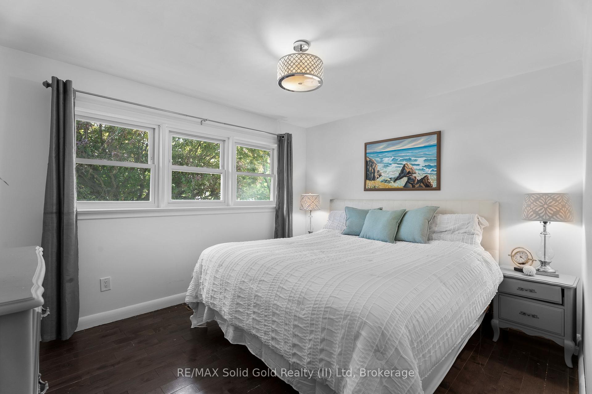Photo 14 of 84 Elgin Crescent, Waterloo — HOMEH