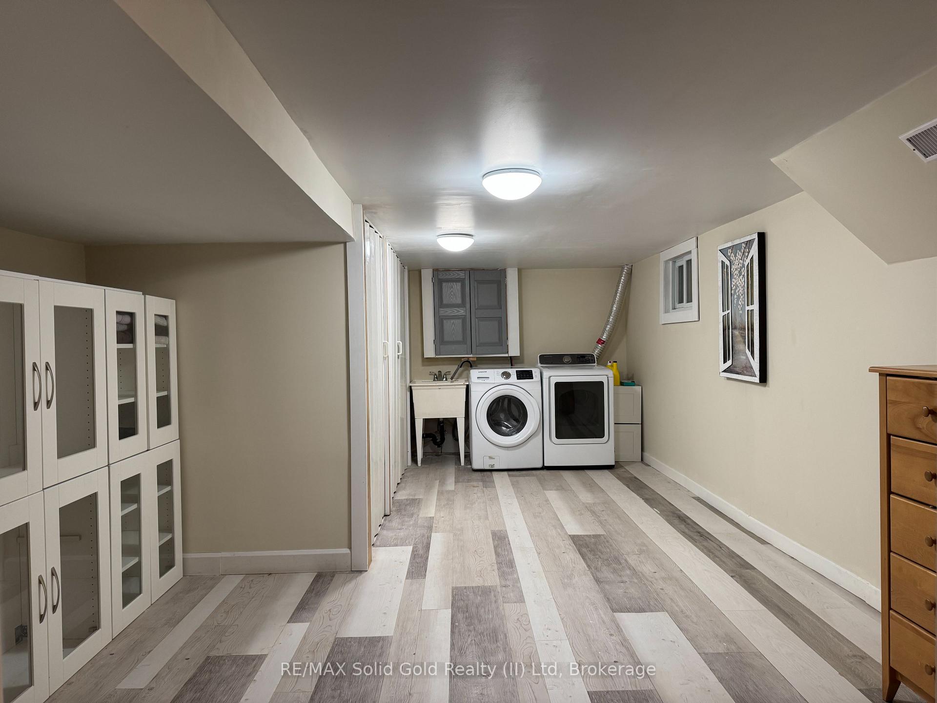Photo 21 of 84 Elgin Crescent, Waterloo — HOMEH