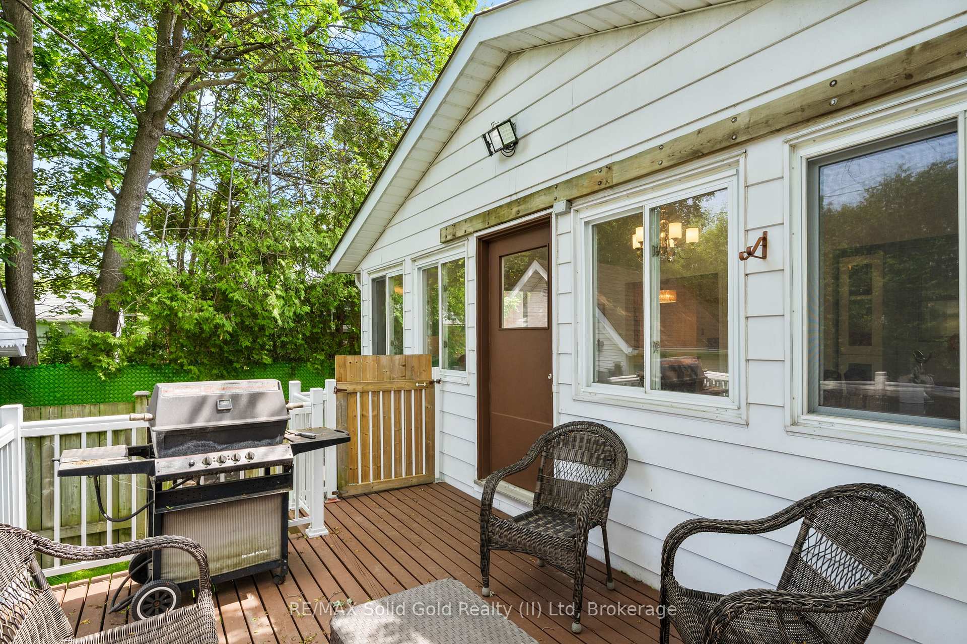 Photo 22 of 84 Elgin Crescent, Waterloo — HOMEH