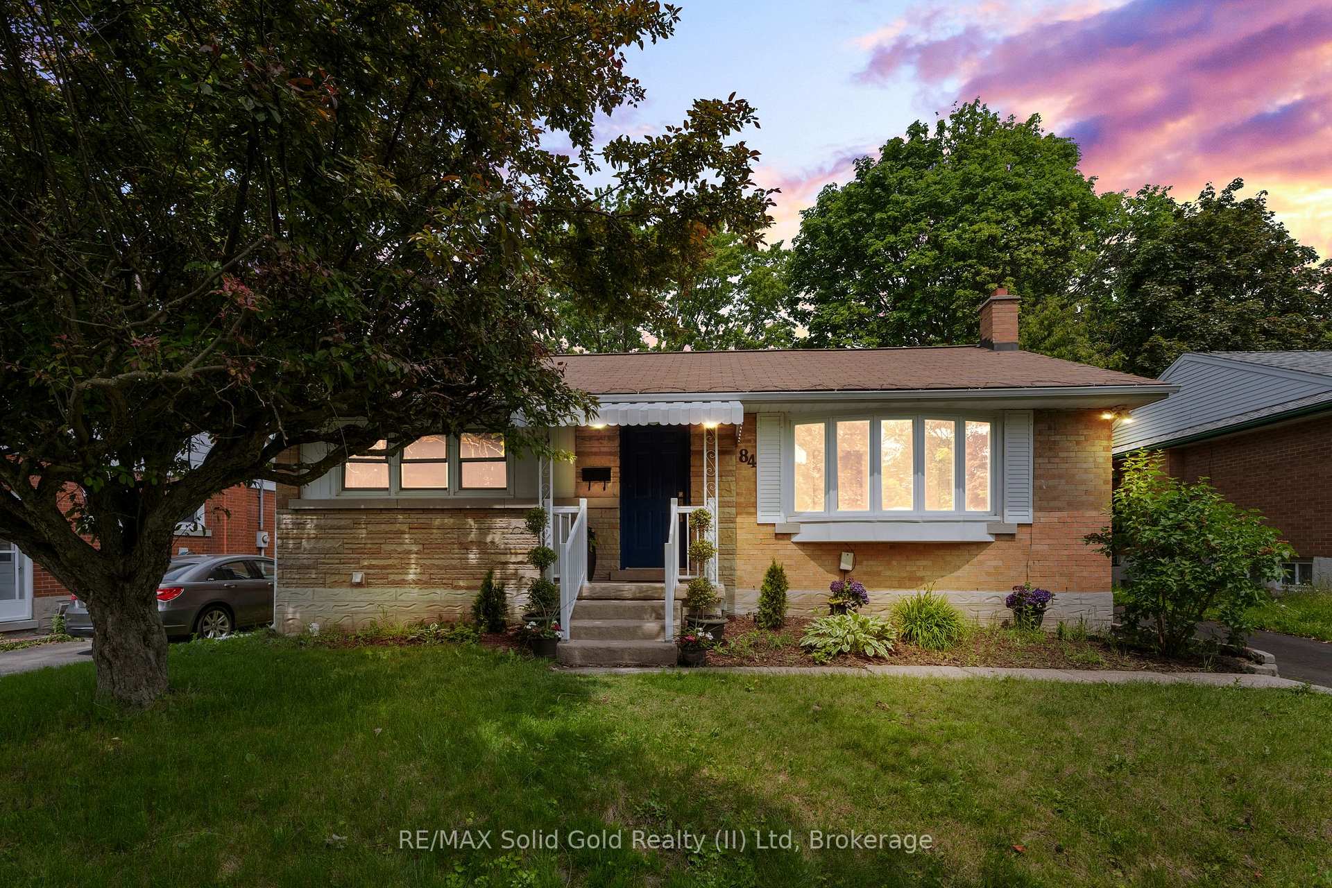 Photo 26 of 84 Elgin Crescent, Waterloo — HOMEH