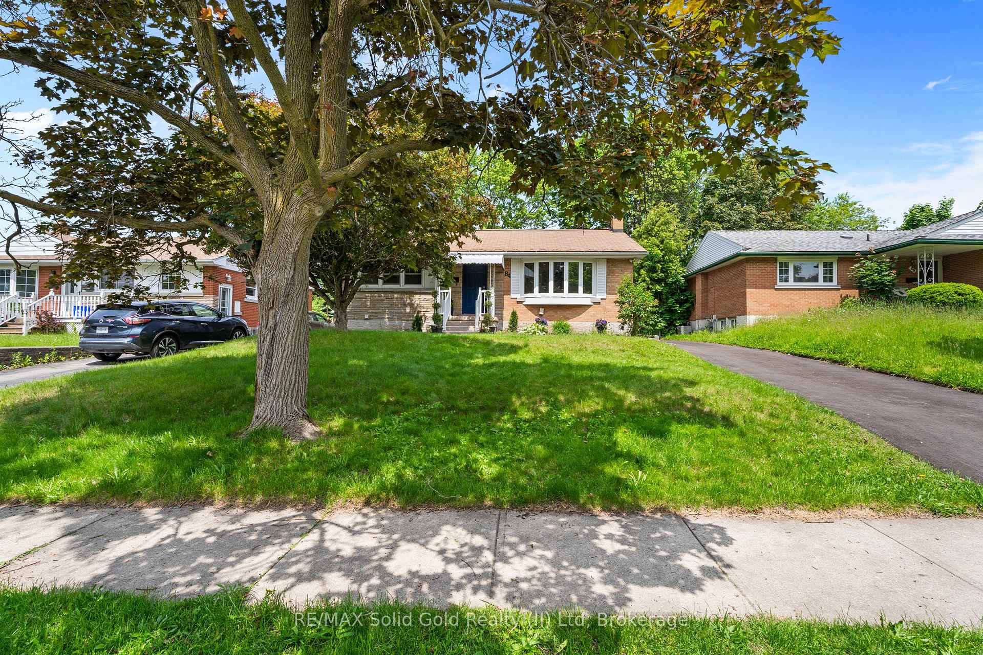 Photo 27 of 84 Elgin Crescent, Waterloo — HOMEH