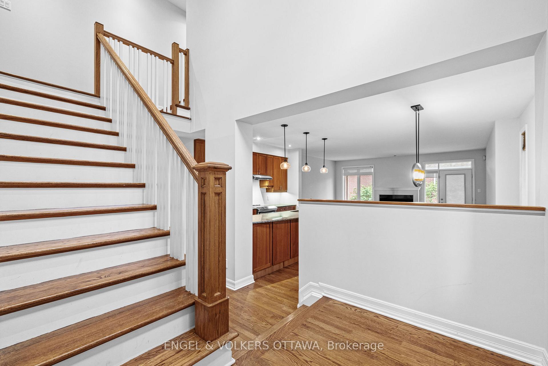 Photo 8 of 2368 Virginia Drive, Ottawa, Guildwood Estates - Urbandale Acres — HOMEH
