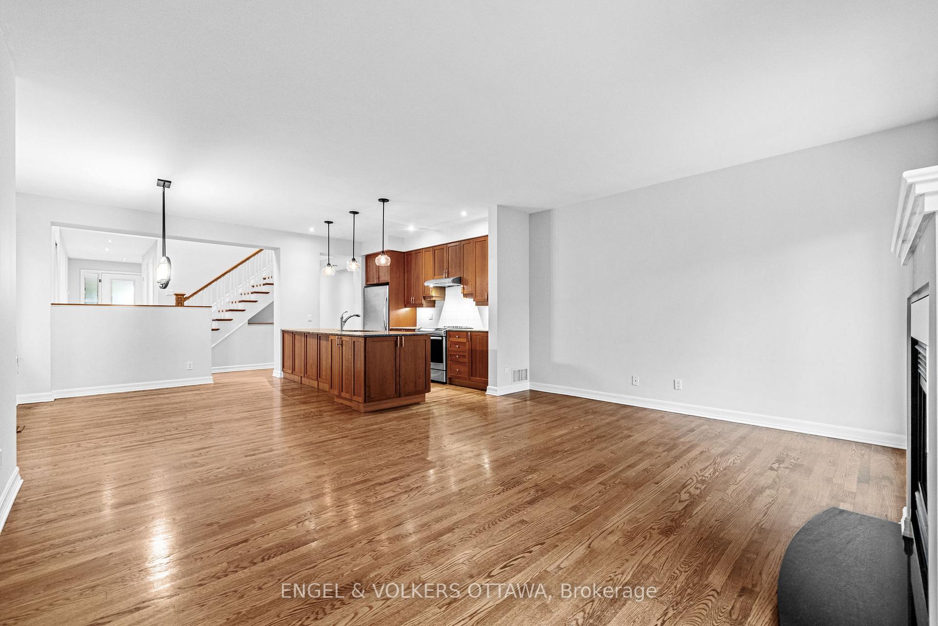 Photo 12 of 2368 Virginia Drive, Ottawa, Guildwood Estates - Urbandale Acres — HOMEH