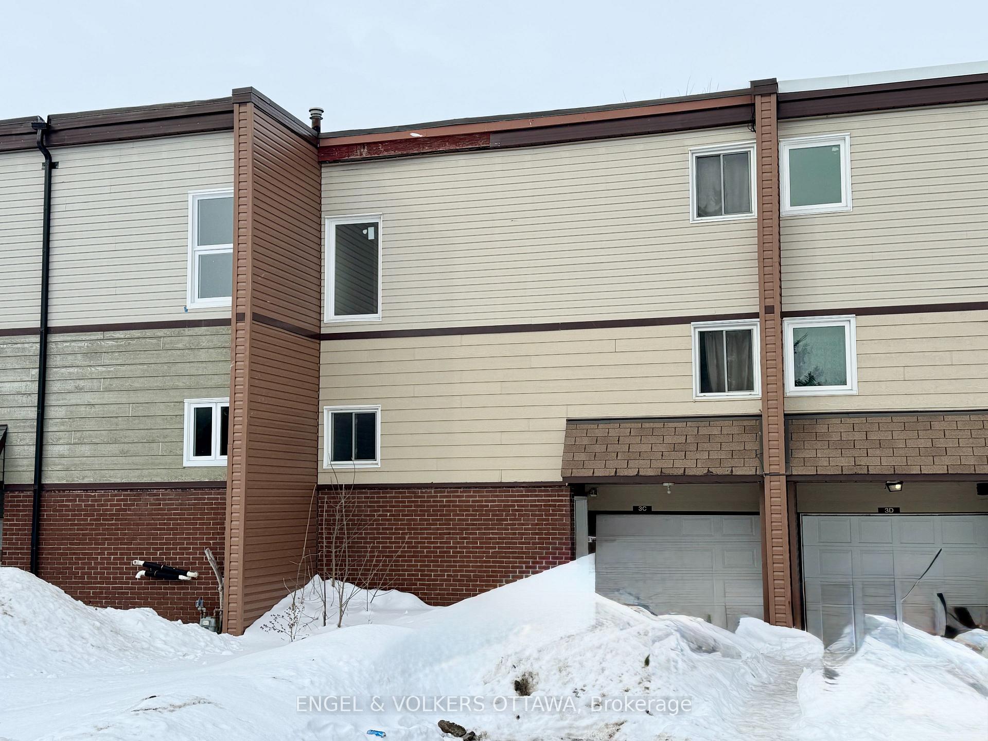 Photo 1 of 3C Harwick Crescent, Ottawa, Lynwood Village — HOMEH
