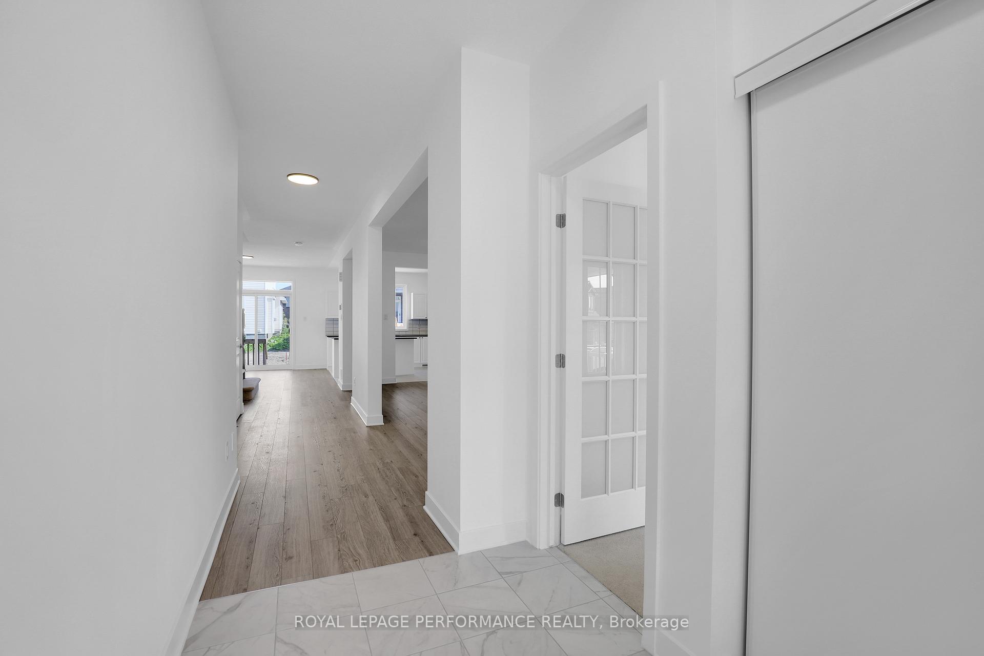 Photo 2 of 918 Omagaki Way, Ottawa, Blossom Park/Kemp Park/Findlay Creek — HOMEH