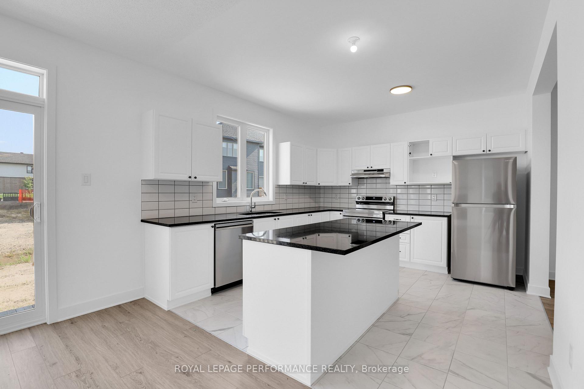 Photo 6 of 918 Omagaki Way, Ottawa, Blossom Park/Kemp Park/Findlay Creek — HOMEH