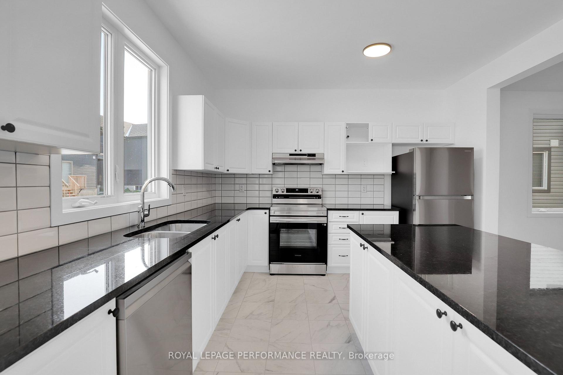 Photo 9 of 918 Omagaki Way, Ottawa, Blossom Park/Kemp Park/Findlay Creek — HOMEH