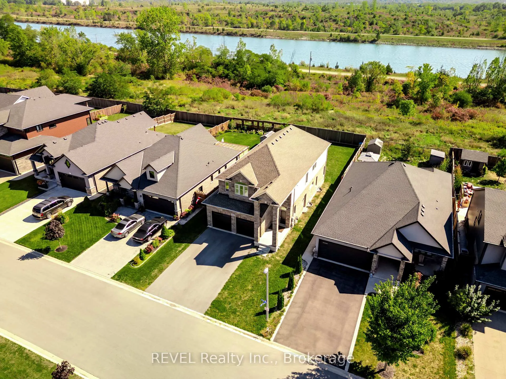 Photo 5 of 202 Viger Drive, Welland, Lincoln/Crowland — HOMEH