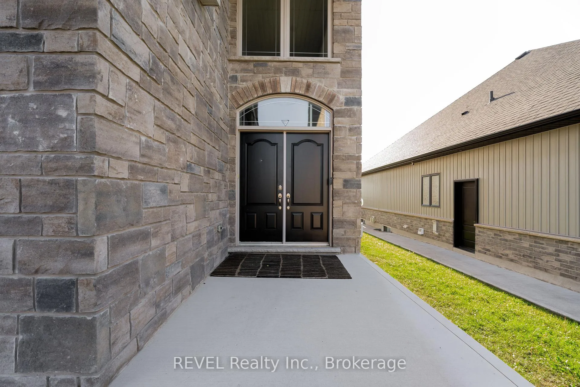 Photo 7 of 202 Viger Drive, Welland, Lincoln/Crowland — HOMEH