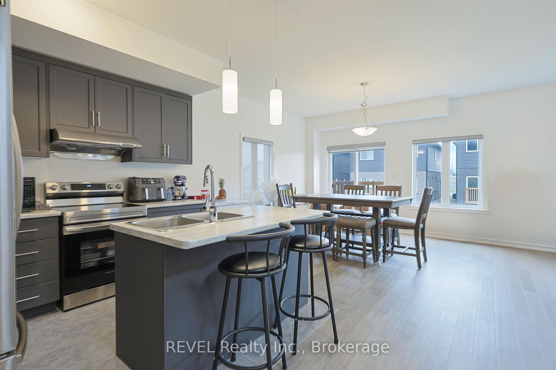 Photo 8 of 16 Mclaughlin Street, Welland, Lincoln/Crowland — HOMEH