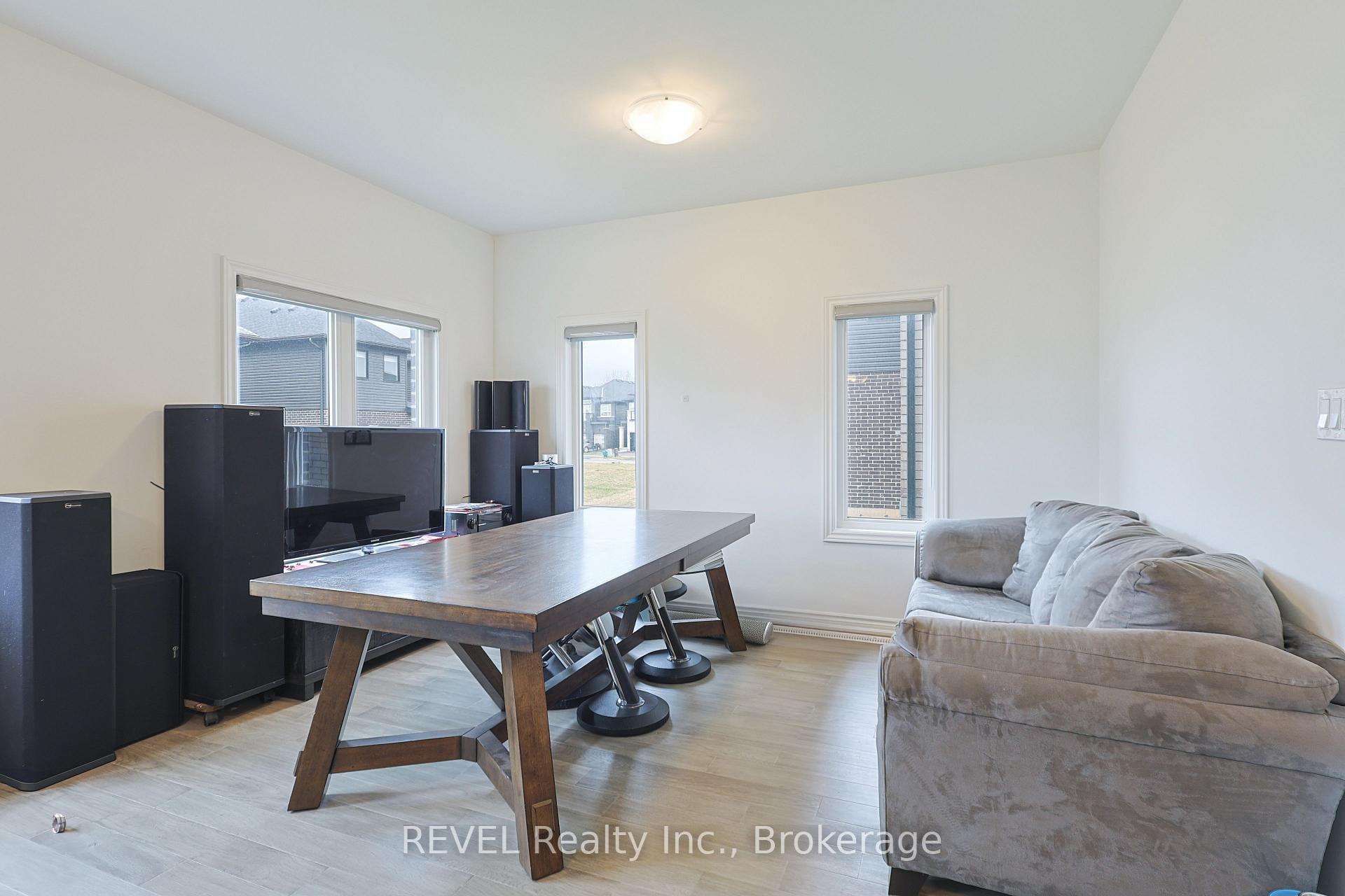 Photo 13 of 16 Mclaughlin Street, Welland, Lincoln/Crowland — HOMEH