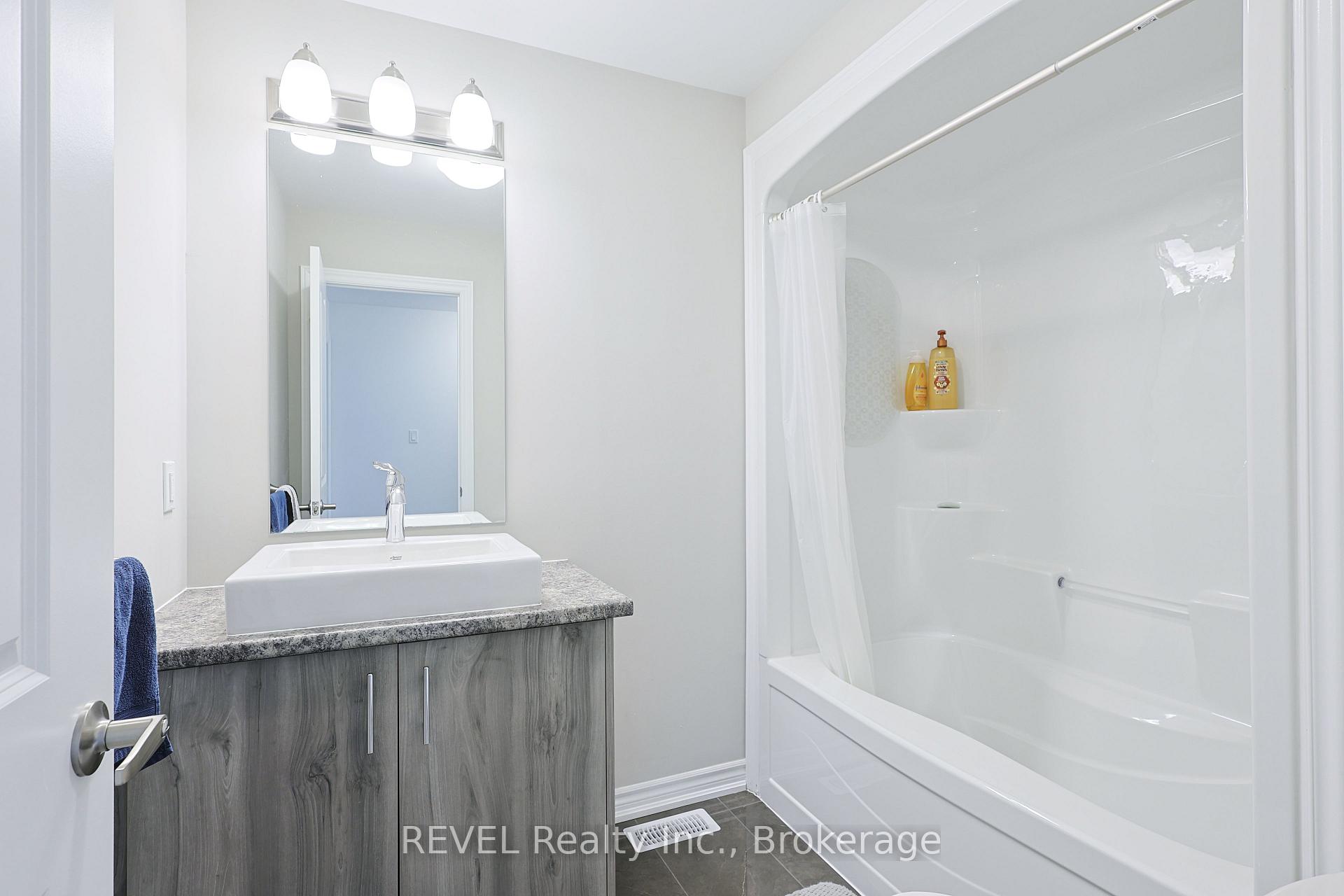 Photo 23 of 16 Mclaughlin Street, Welland, Lincoln/Crowland — HOMEH