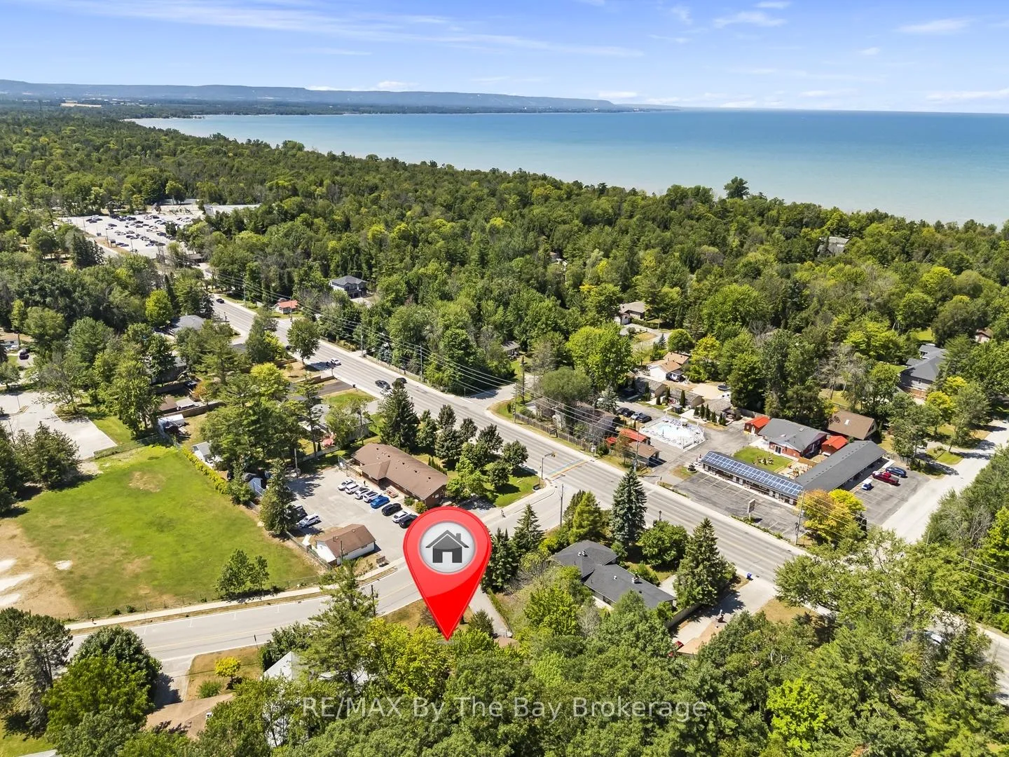 Photo 2 of 11 39th Street S, Wasaga Beach — HOMEH