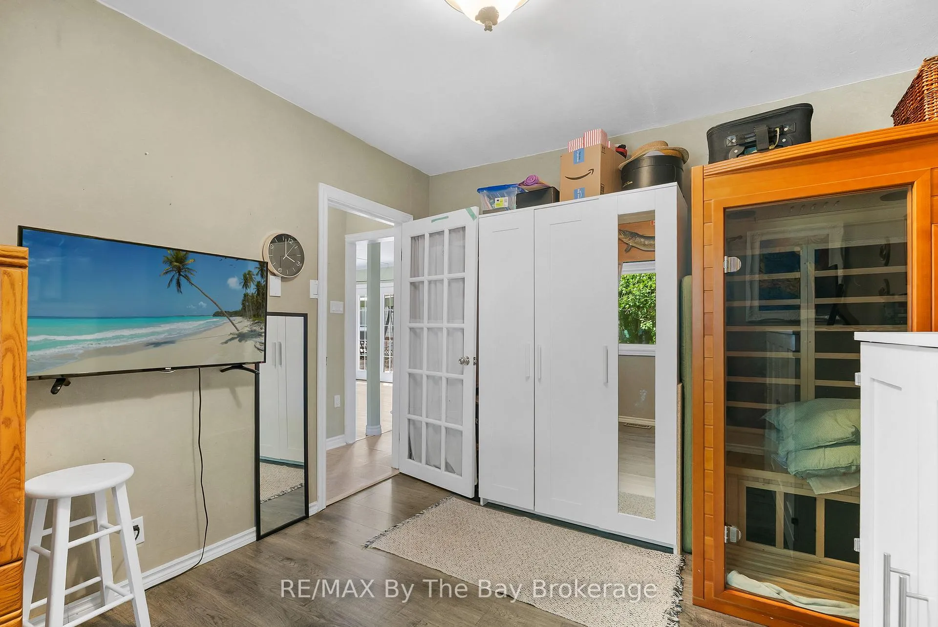 Photo 13 of 11 39th Street S, Wasaga Beach — HOMEH