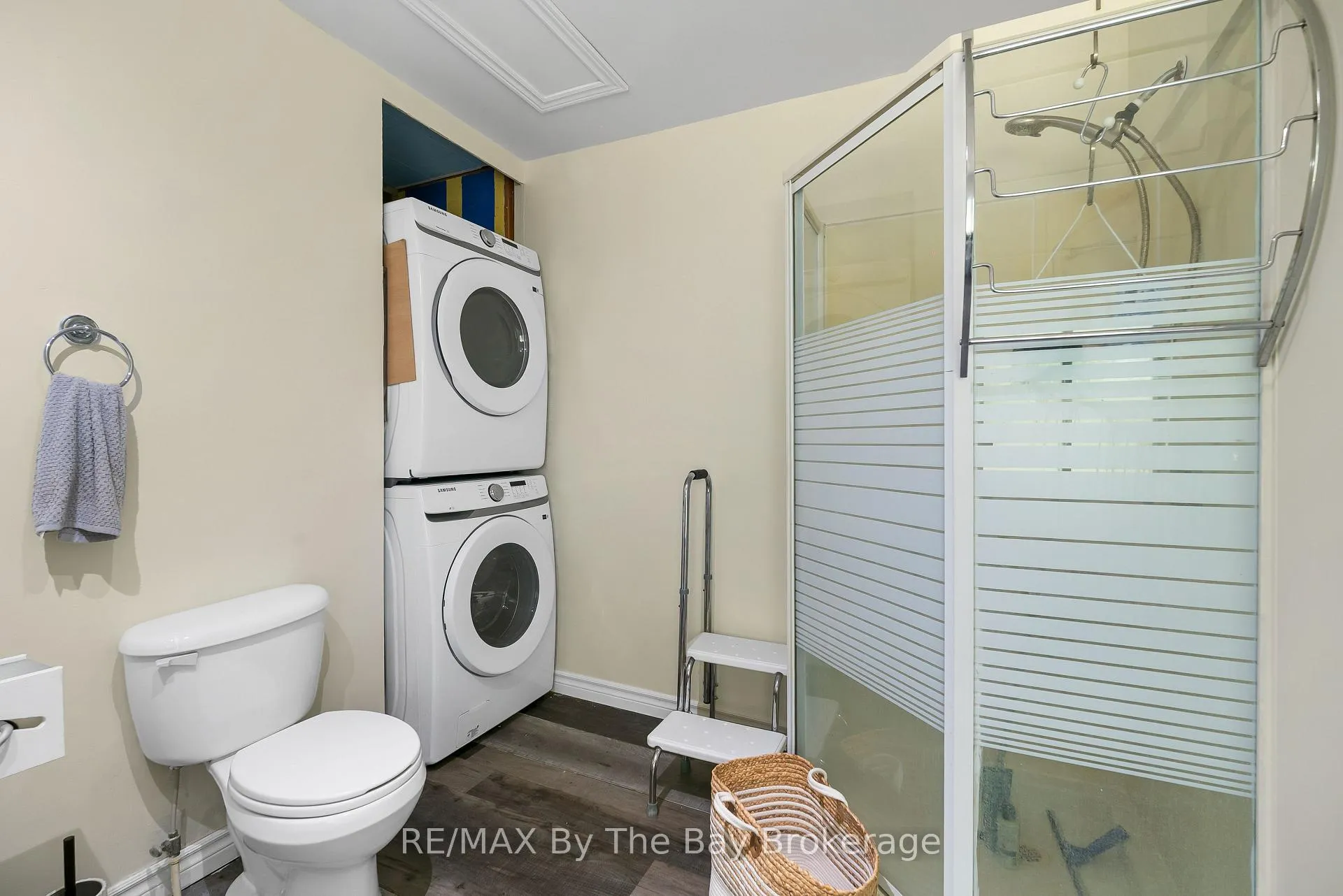 Photo 16 of 11 39th Street S, Wasaga Beach — HOMEH