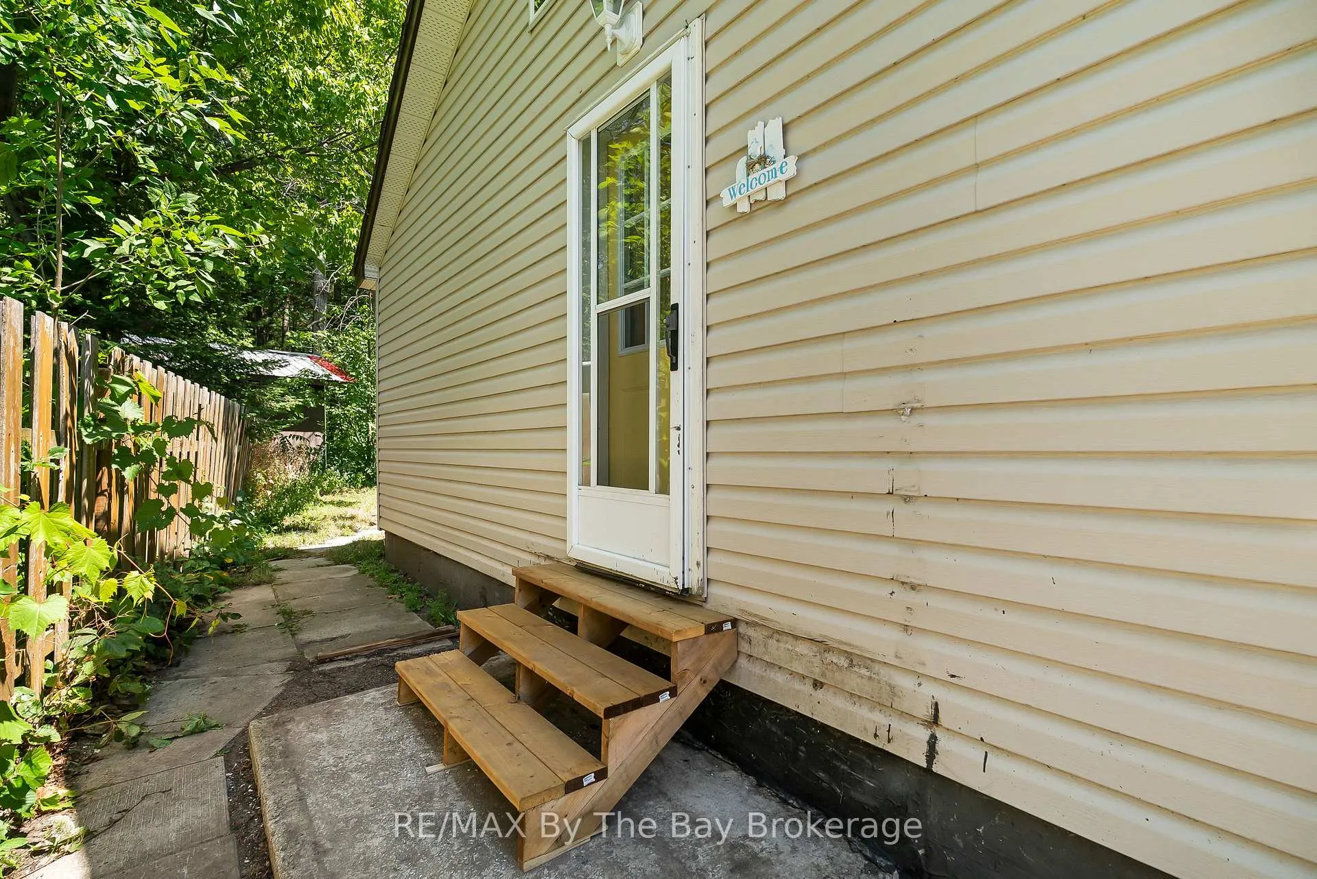 Photo 30 of 11 39th Street S, Wasaga Beach — HOMEH