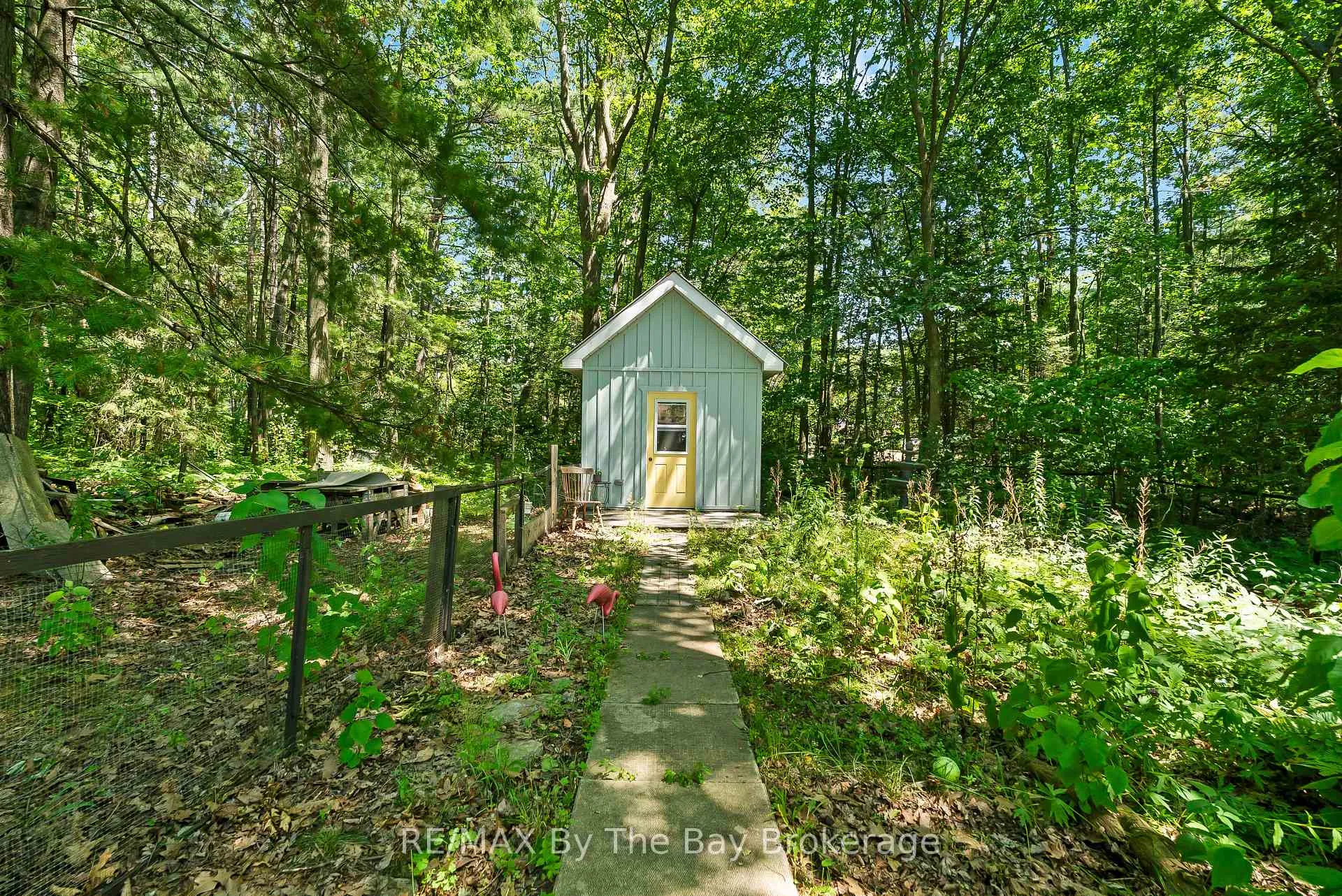 Photo 34 of 11 39th Street S, Wasaga Beach — HOMEH
