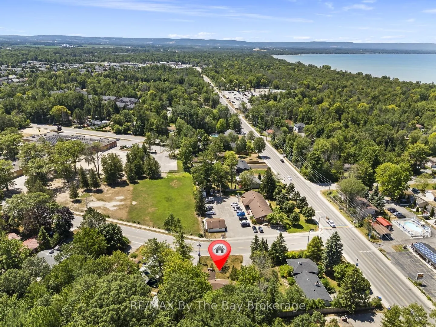 Photo 39 of 11 39th Street S, Wasaga Beach — HOMEH
