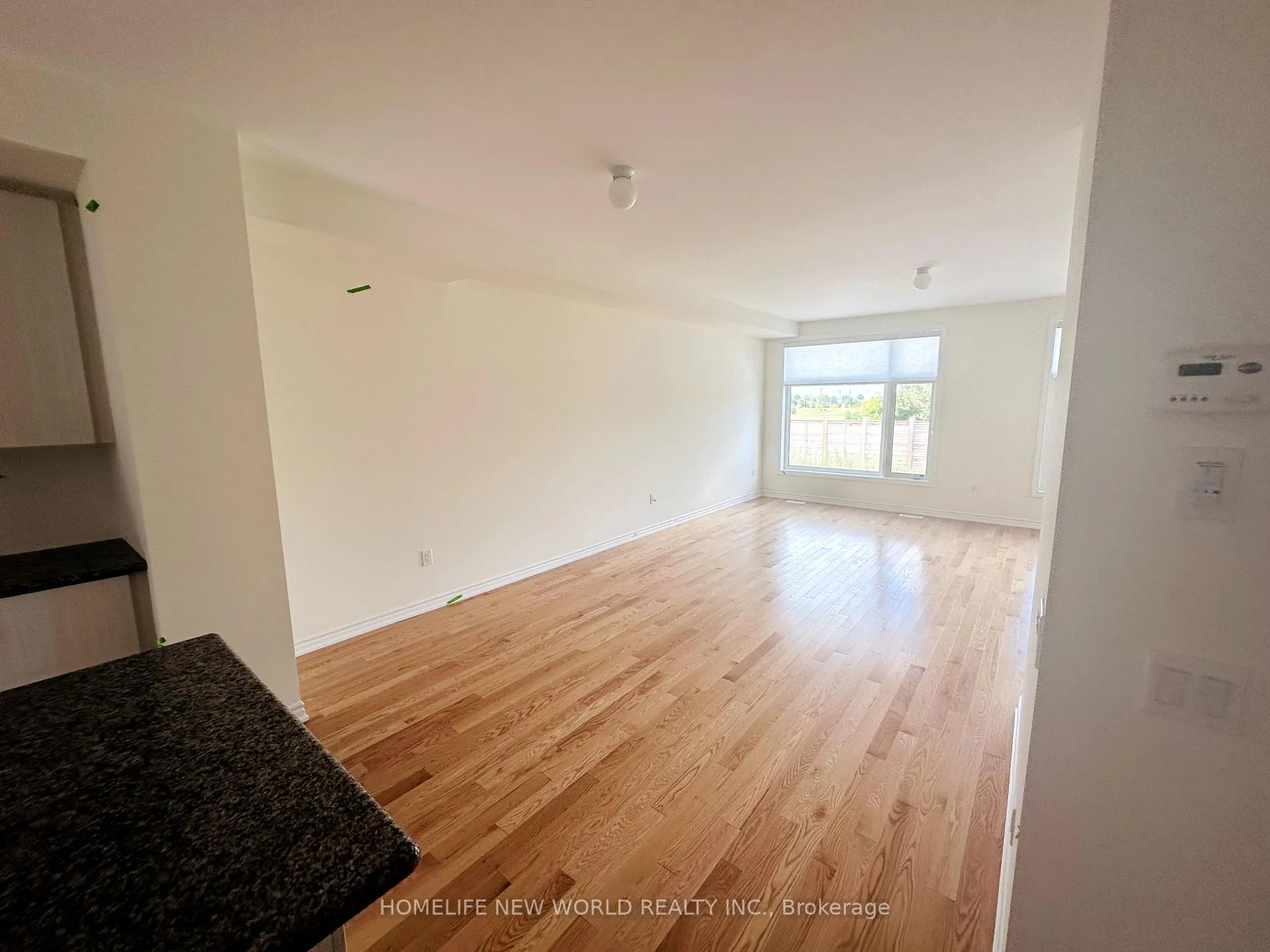 Photo 5 of 33 Drainie Street, Vaughan, Elder Mills — HOMEH