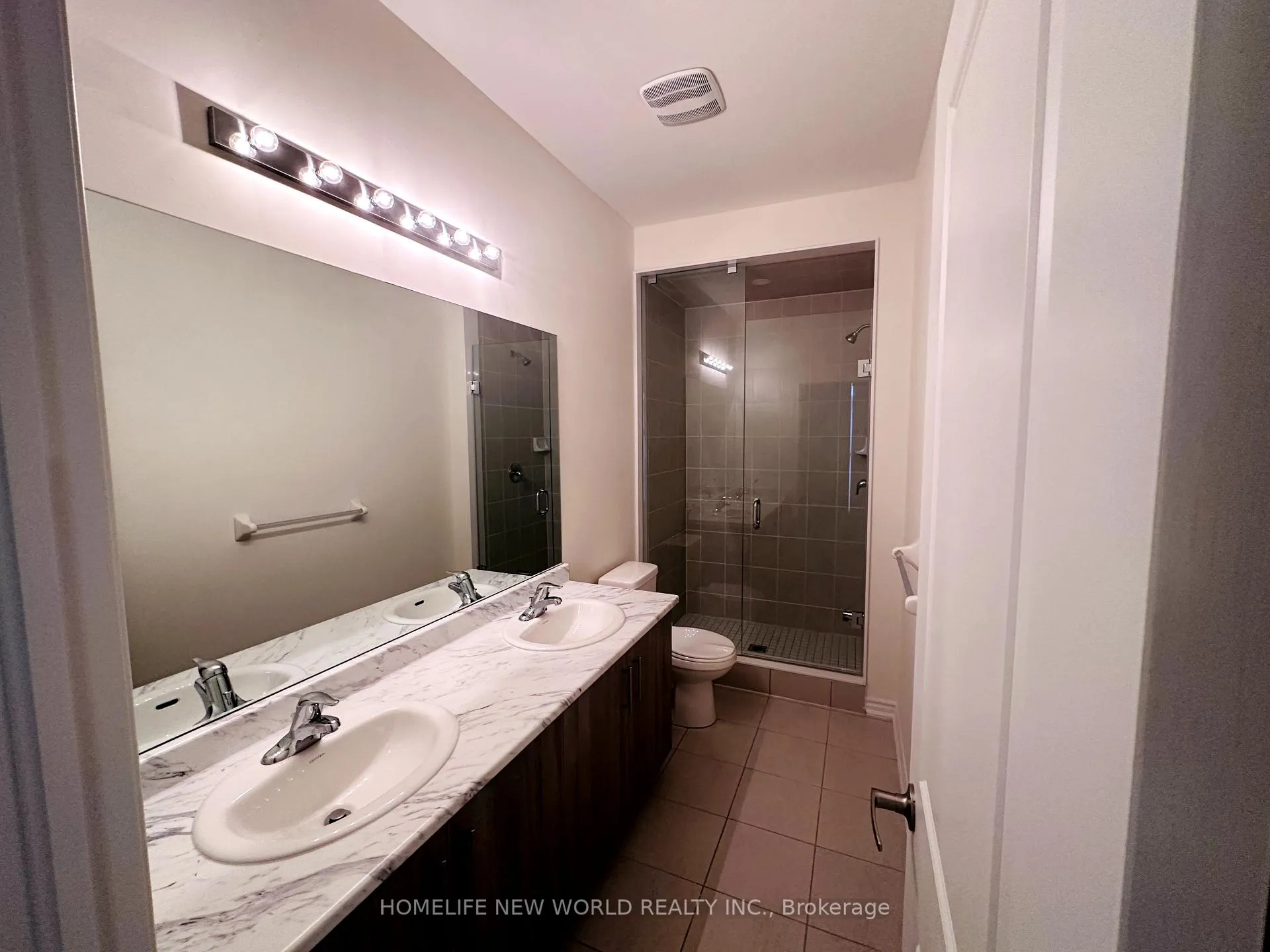 Photo 11 of 33 Drainie Street, Vaughan, Elder Mills — HOMEH
