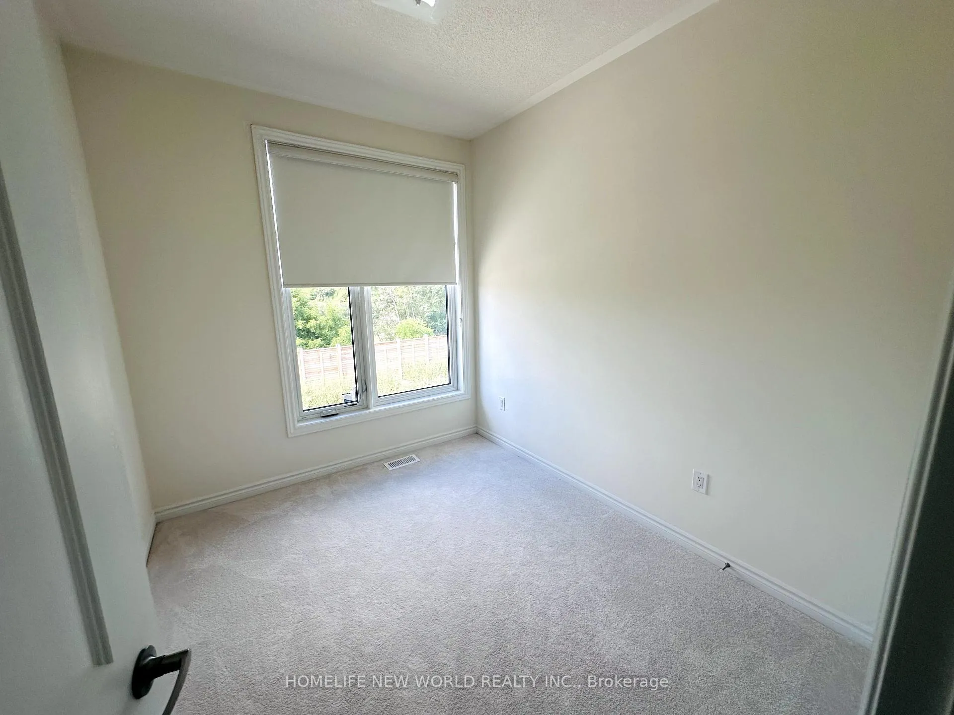 Photo 12 of 33 Drainie Street, Vaughan, Elder Mills — HOMEH