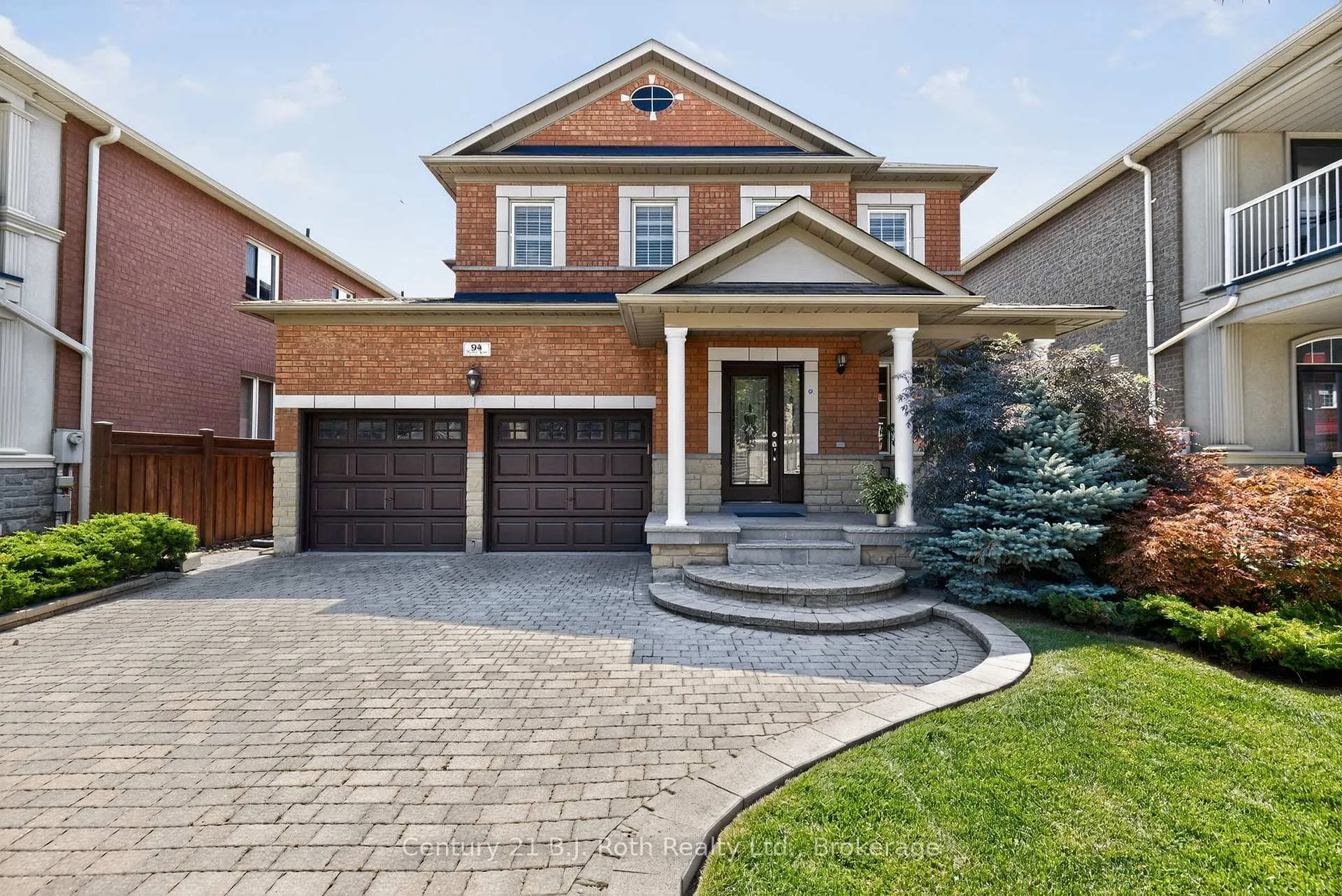 Front of 94 Destino Crescent