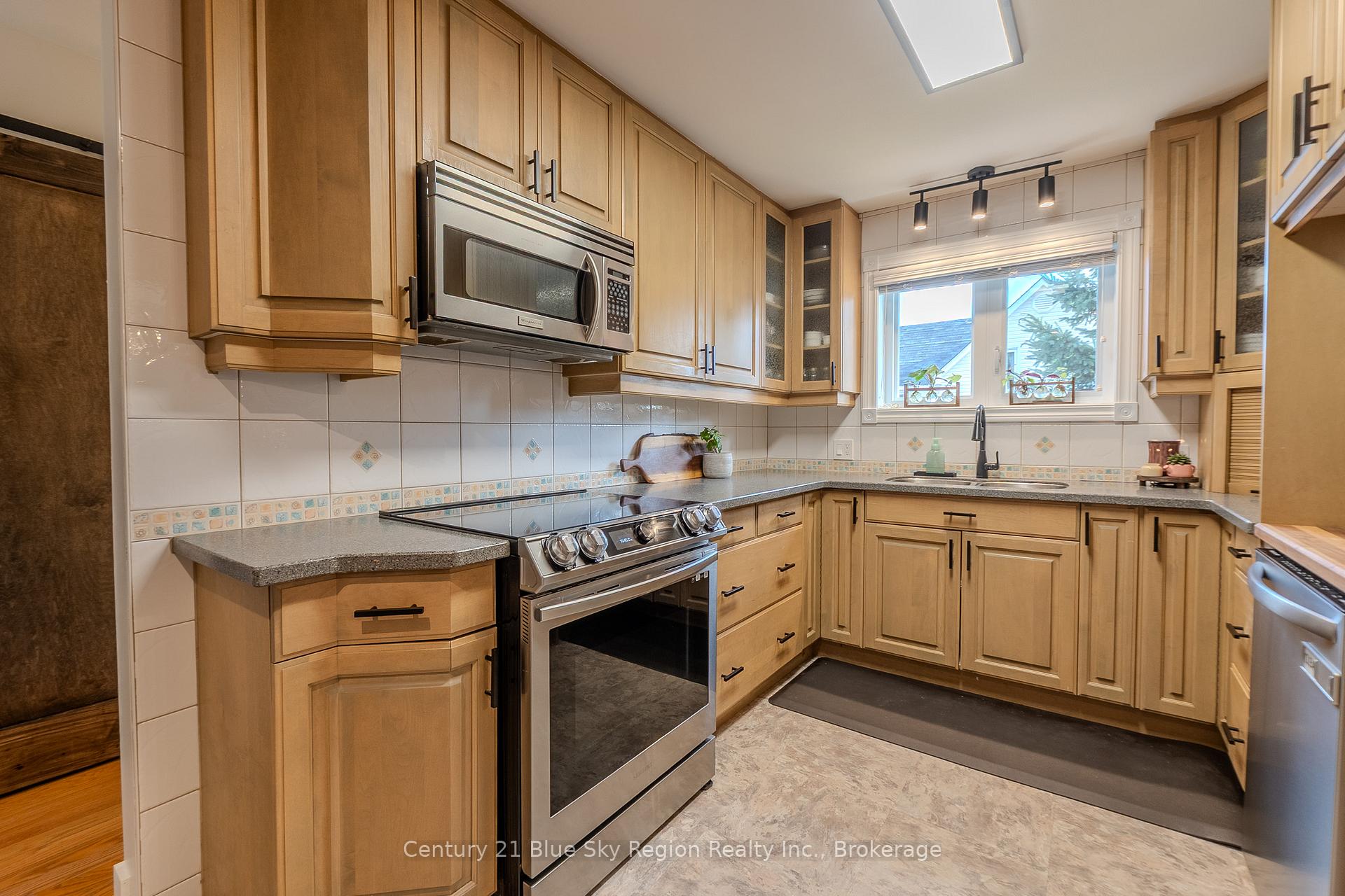 Photo 4 of 280 Arthur Street, West Nipissing, Sturgeon Falls — HOMEH
