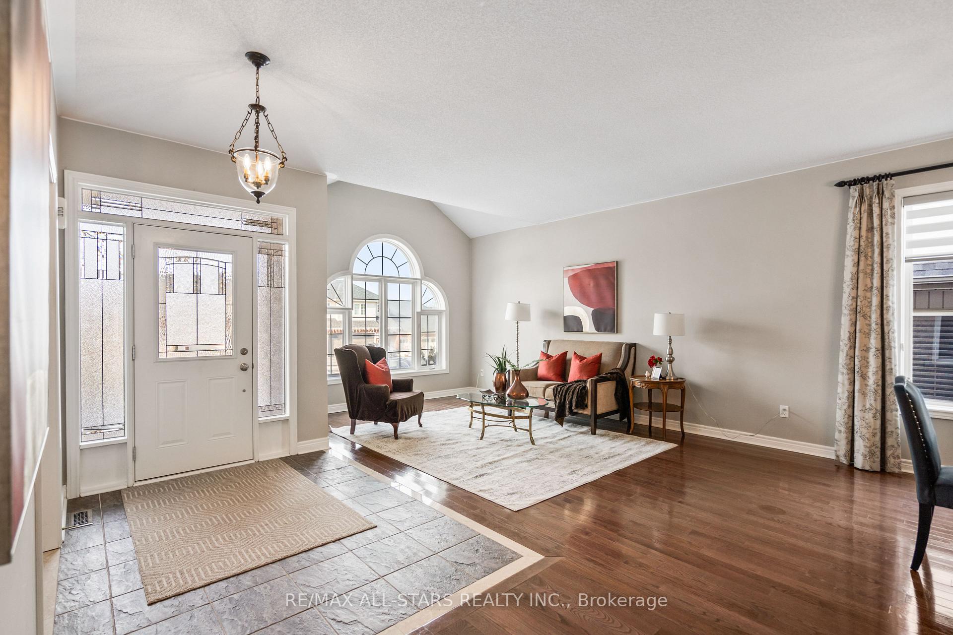 Photo 4 of 50 Oakside Drive, Uxbridge — HOMEH