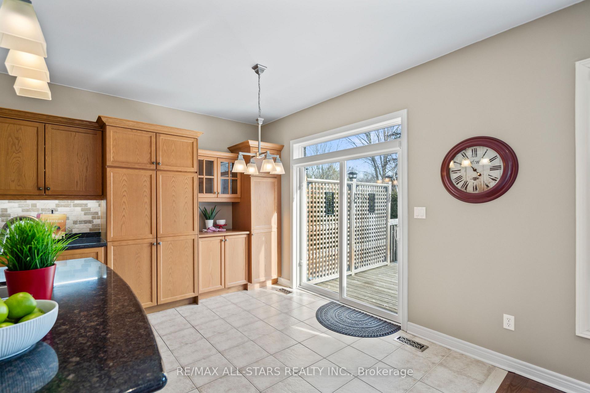 Photo 14 of 50 Oakside Drive, Uxbridge — HOMEH