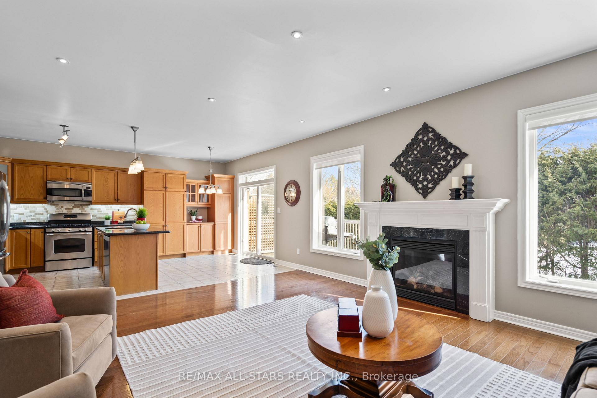 Photo 19 of 50 Oakside Drive, Uxbridge — HOMEH