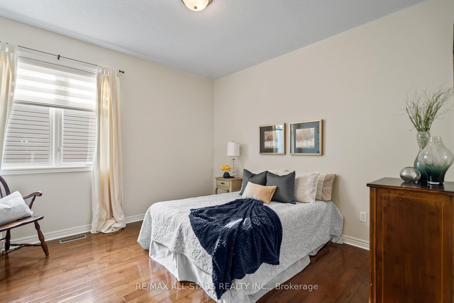 Photo 26 of 50 Oakside Drive, Uxbridge — HOMEH