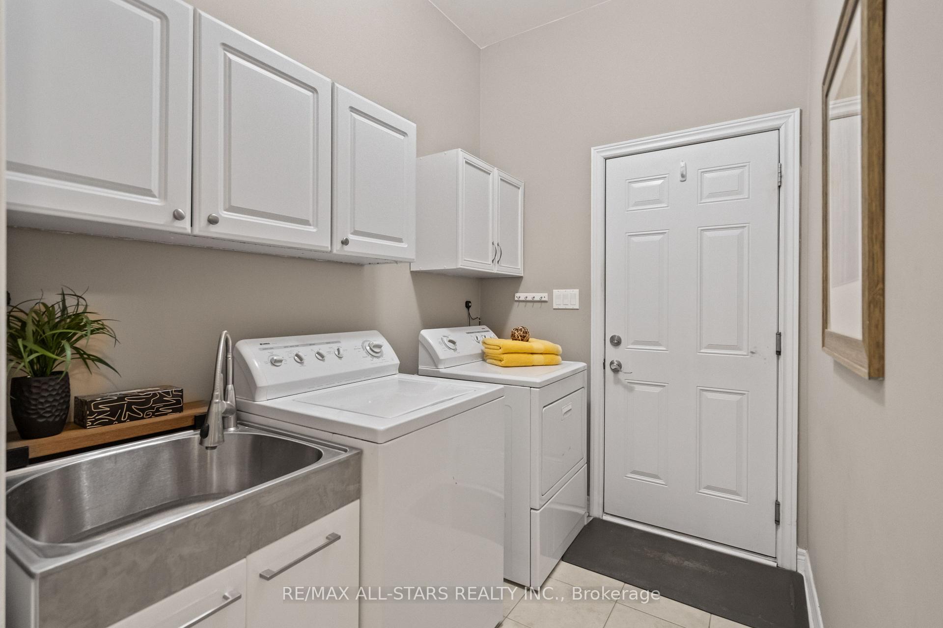 Photo 29 of 50 Oakside Drive, Uxbridge — HOMEH