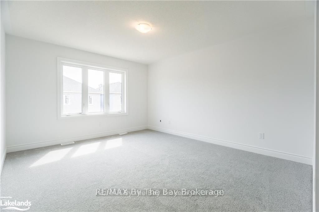 Photo 11 of 47 Lisa Street, Wasaga Beach — HOMEH