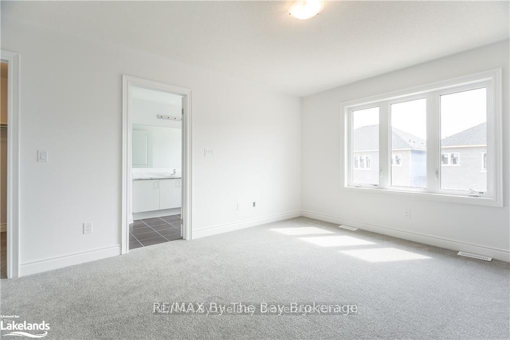 Photo 12 of 47 Lisa Street, Wasaga Beach — HOMEH