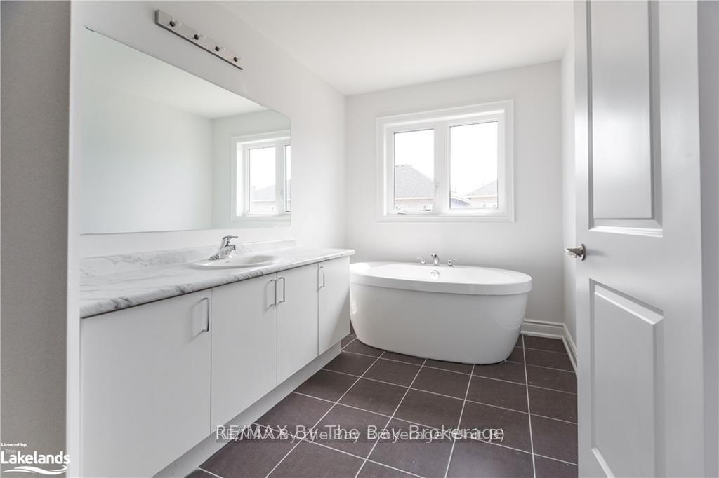 Photo 14 of 47 Lisa Street, Wasaga Beach — HOMEH