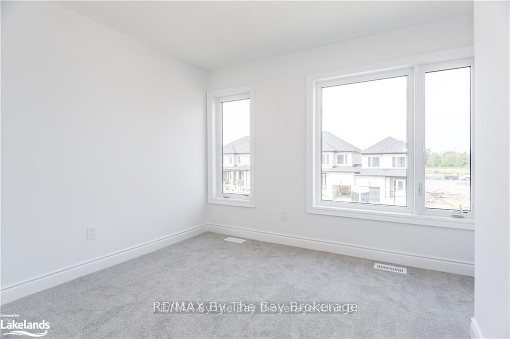 Photo 17 of 47 Lisa Street, Wasaga Beach — HOMEH
