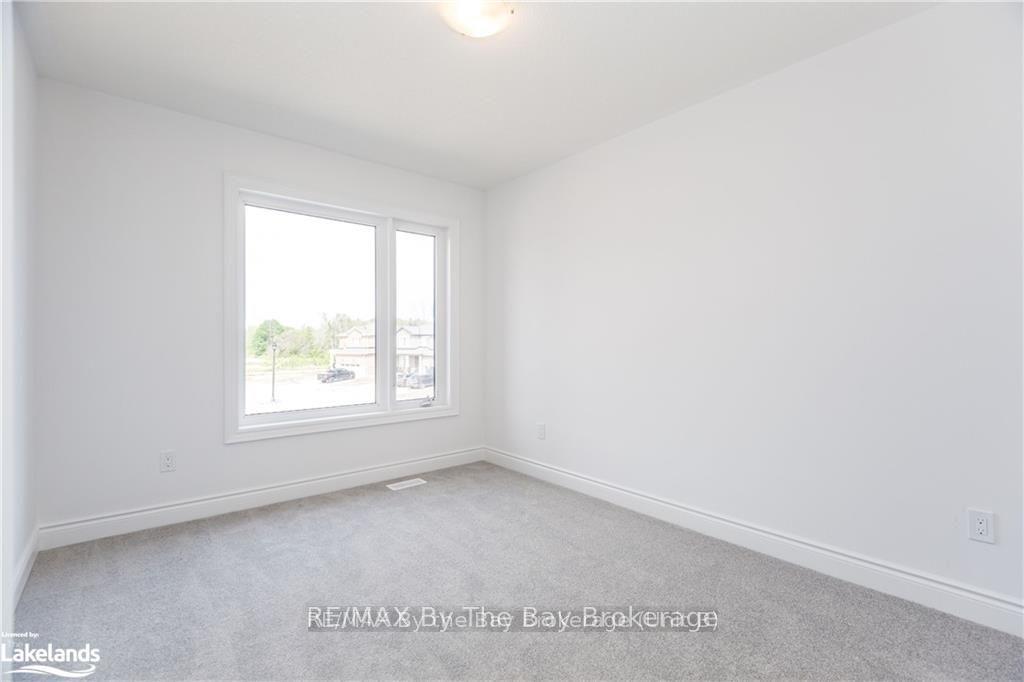 Photo 19 of 47 Lisa Street, Wasaga Beach — HOMEH