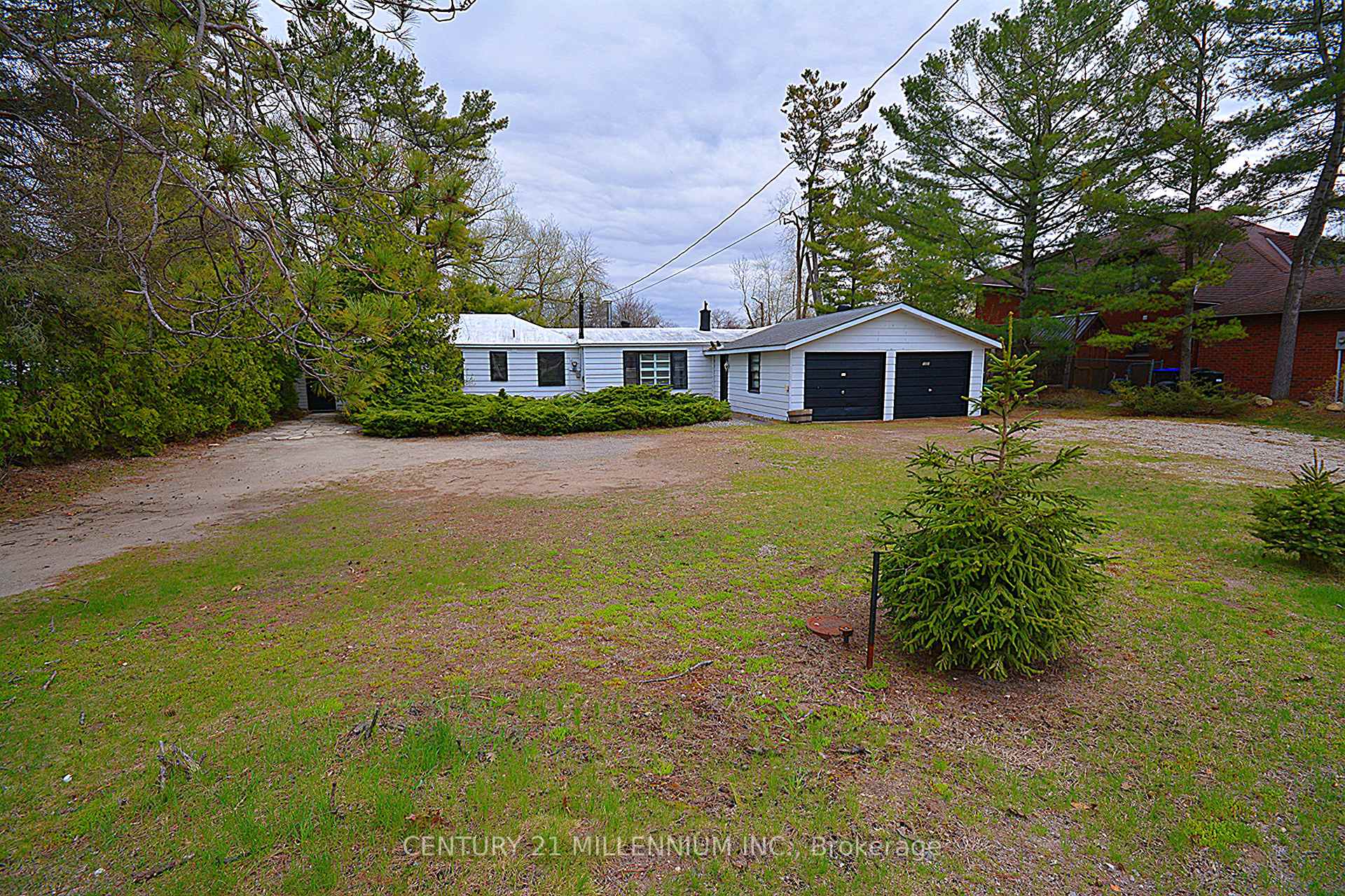 Photo 1 of 107 Old Mosley Street, Wasaga Beach — HOMEH