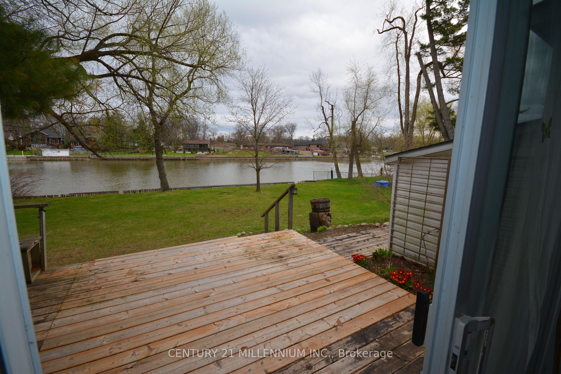 Photo 2 of 107 Old Mosley Street, Wasaga Beach — HOMEH
