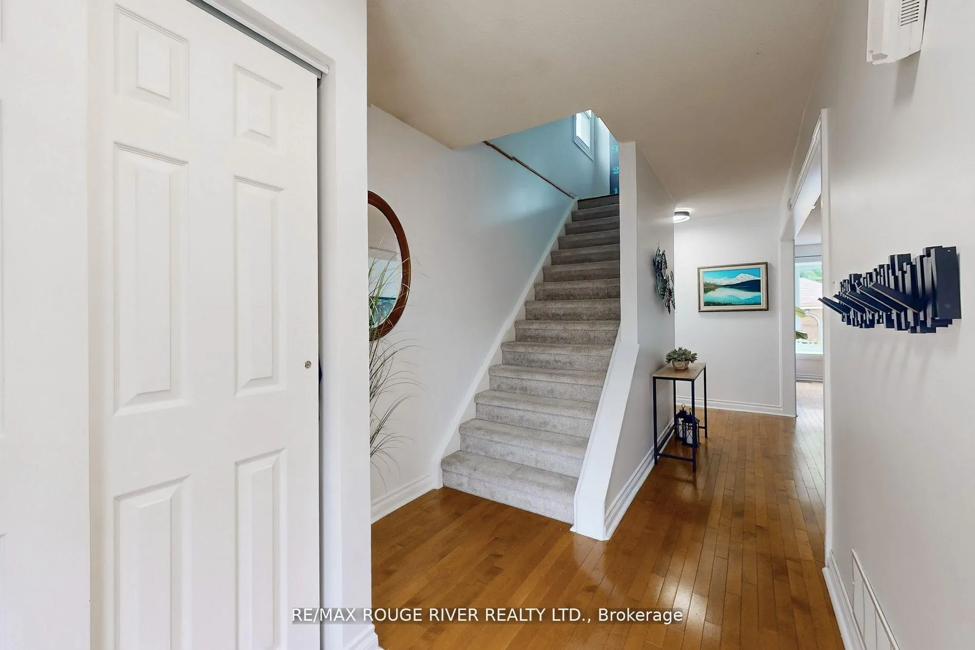 Photo 3 of 817 Finley Avenue, Ajax, South West — HOMEH