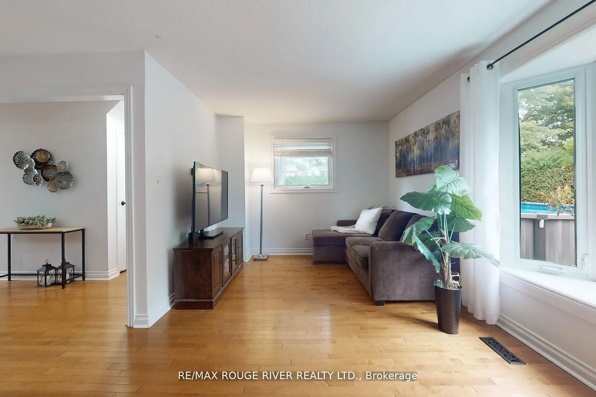 Photo 6 of 817 Finley Avenue, Ajax, South West — HOMEH