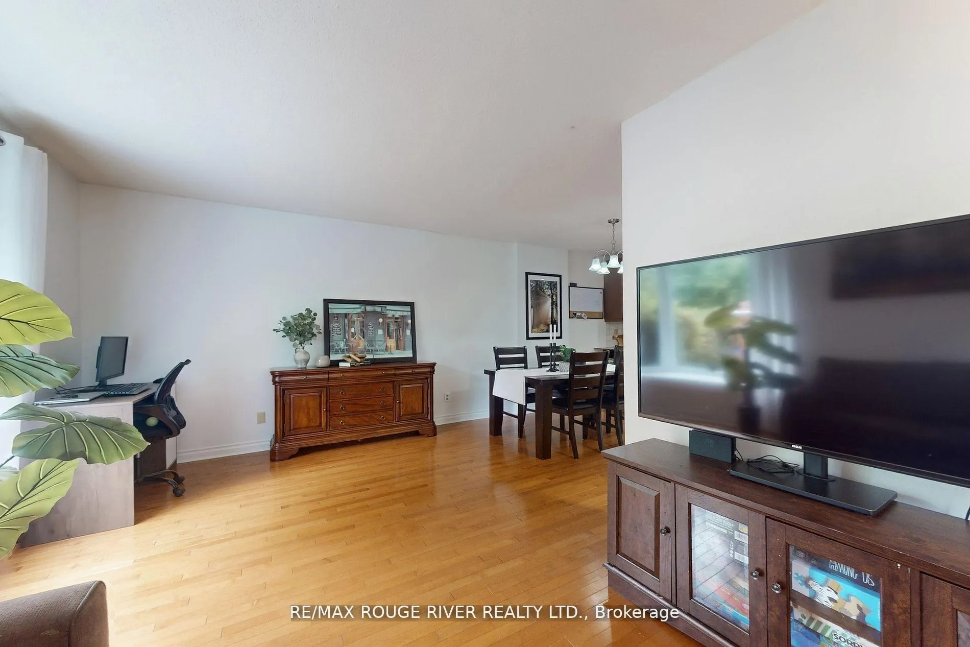 Photo 7 of 817 Finley Avenue, Ajax, South West — HOMEH
