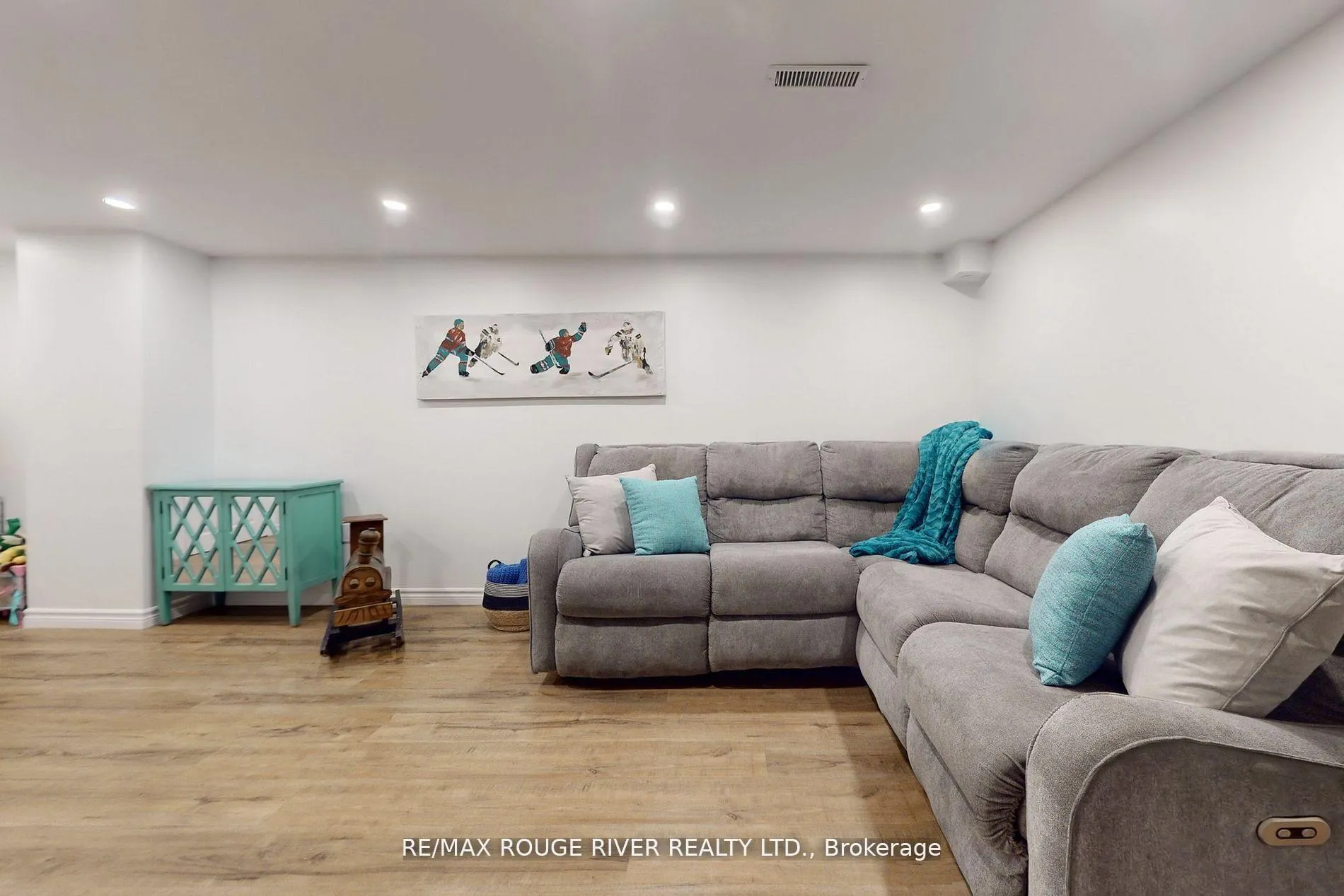 Photo 22 of 817 Finley Avenue, Ajax, South West — HOMEH